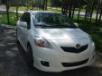 Bail pour Toyota Yaris 2009 Blanc