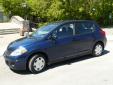 Bail pour Nissan Versa 2009 Bleu
